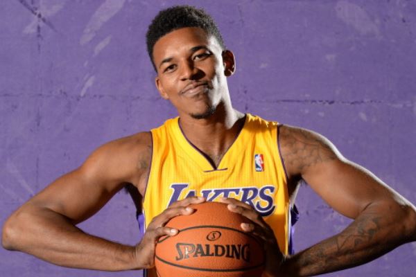 与追打球倾 与追打球倾