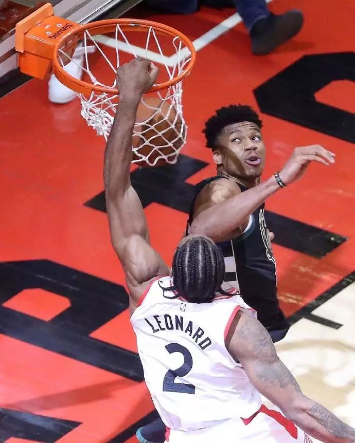 低平球二点 低平球二点